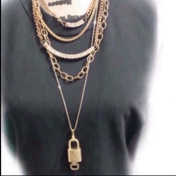 Louis Vuitton lock & key with gold necklace - Picture 5 of 7